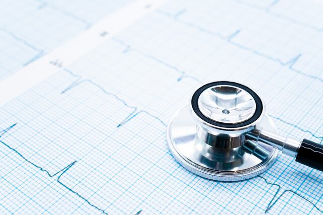 動悸で受診すべき診療科と適切な選び方