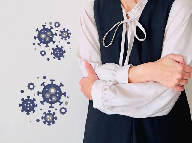 風邪の主な原因は？ウイルスと細菌の違いと感染経路